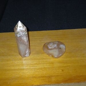 Polished Agate Point & Heart Palm Stone - Beige/Brown Tones